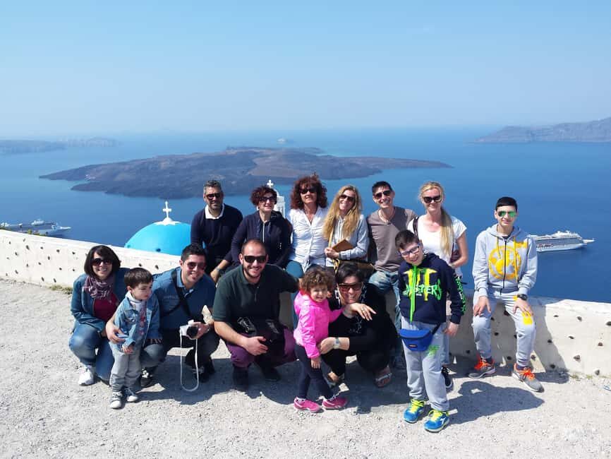 Santorini: Oia, Firsotefani, Megalochori, & Perivolos Tour - Starting in Oia: The Iconic Village