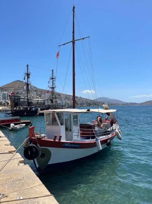 Saranda: Ksamil, Ali Pasha Cave, and Krorëza Beach Boat Tour - Visiting the Ali Pasha Cave
