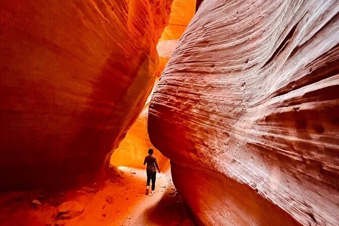 Slot Canyon Tour & Sandboarding UTV Adventure - Guides and Personal Touches