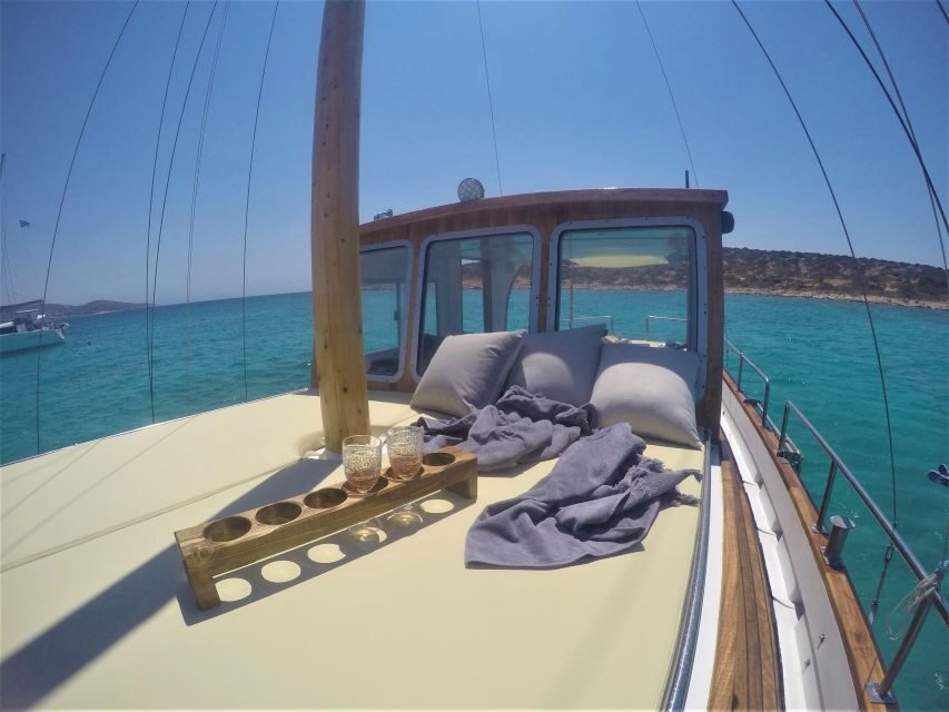 Small group kaiki cruise to Antiparos & Despotiko with lunch - The Experience and Its Pace