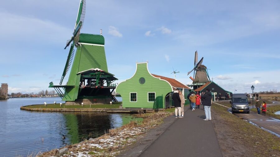 Small Group Zaanse Schans & Volendam Tour w/ Hotel Pick up - What to Expect: The Day in Detail
