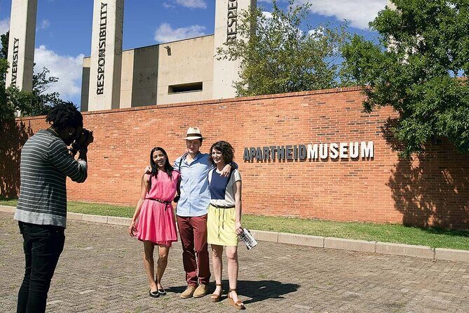 Soweto Apartheid Museum and Lunch - The Practical Details