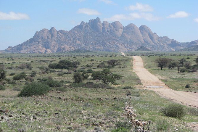 Spitzkoppe - Day Tour to the Spitzkoppe Mountain from Swakopmund - Visiting Local Stalls: A Glimpse into Namibia’s Craftsmanship