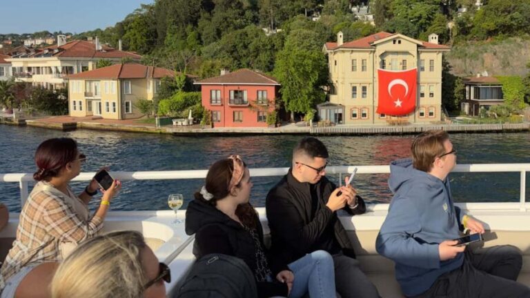 stanbul: Small-Group Sunset Cruise & Audio Guide w/Snack - FAQ