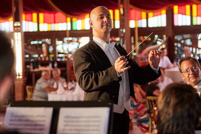 Strauss Dinner Show - What Do Reviews Say?