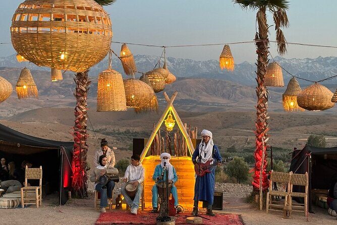 Sunset Dinner in Agafay Desert with show & Transfers - Who Should Consider This Experience?
