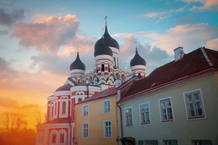 Tallinn: 2-hour Best Intro Walking Tour with a Local - The Value of a Guided Walk in Tallinn