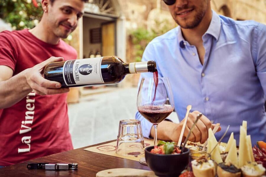 Tasting of 3 wines selected from among the best small Tuscan producers. - Authenticity and Reviews