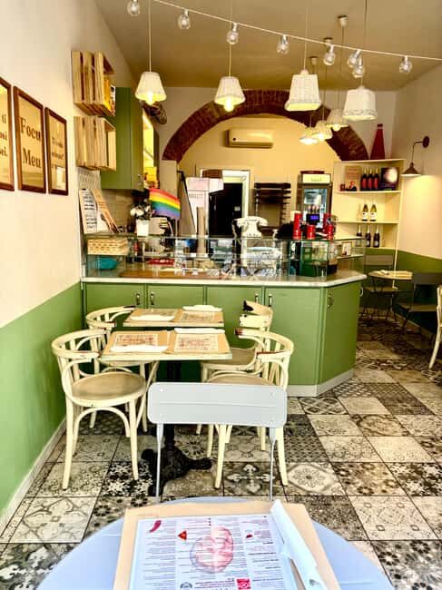 Tasting of Calabrian Friselle, historic pizzas, and Italian wines in Turin - FAQs