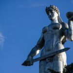 Tbilisi: City of Contrasts Guided Tour with Cable Car Ride - Discovering the Districts of Tbilisi