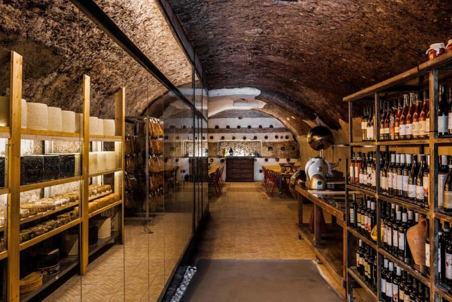 Testaccio: taste Lazio cheeses in an exclusive location - Practical Information and Tips