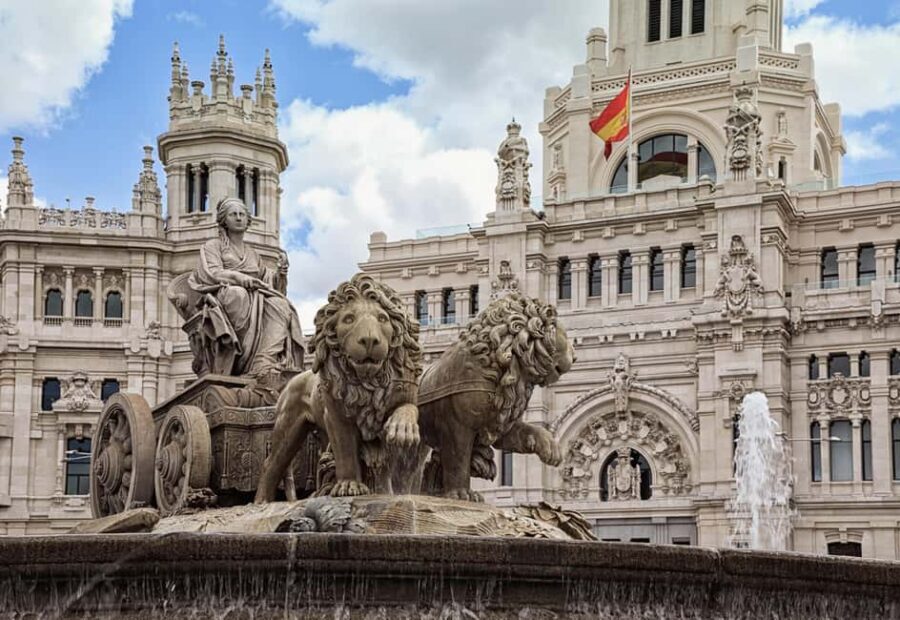 The most complete tour of Madrid: Austrias, Palace, and Cathedral. Local guides. - The Value of Guided Exterior Tours
