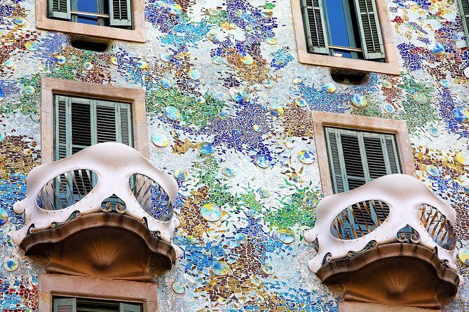 The wonders of architecture 2 hours on foot in Barcelona - Practical Details and Why They Matter