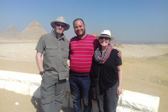 Tour to the Pyramids, Egyptian Museum and Local Bazaar from Cairo - Optional Lunch & Local Bazaar