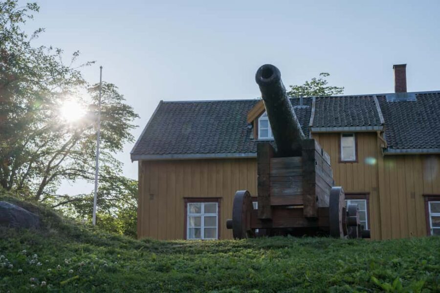 Tromsø: Old Town and Polar Museum Tour with English-speaking tour guide - What Makes This Tour Stand Out?