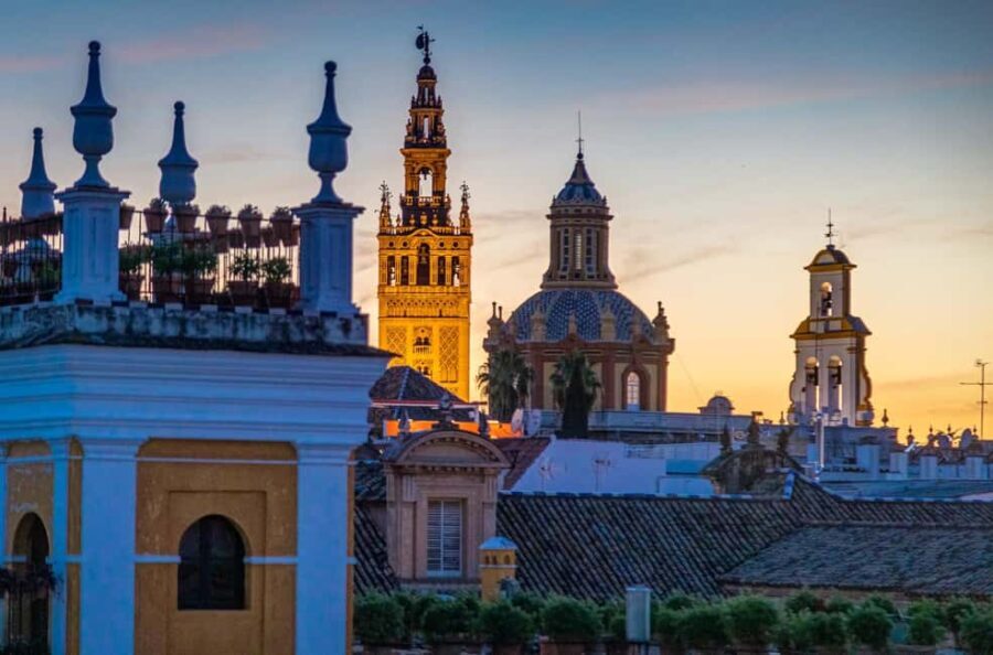 Unforgettable Seville: Tour of Seville and the Jewish Quarter + Flamenco Party Show - Exploring Seville in a Day: The Itinerary Breakdown