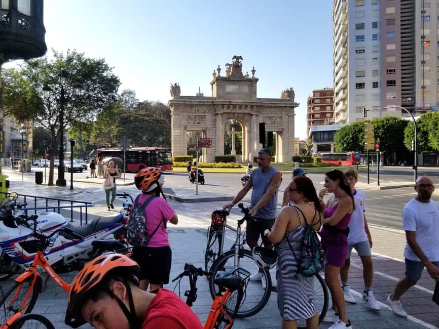 Valencia: Immersive Bike & E-Bike Storytelling Tour & Photos - What Travelers Say