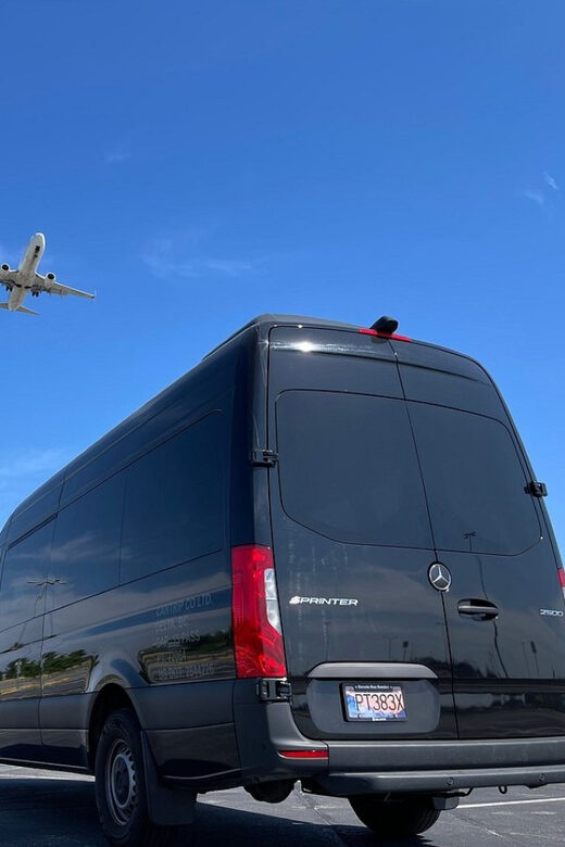 Vancouver: Airport (YVR) to Seattle Airport Private Shuttle - Scenic Route and Landscape Experience