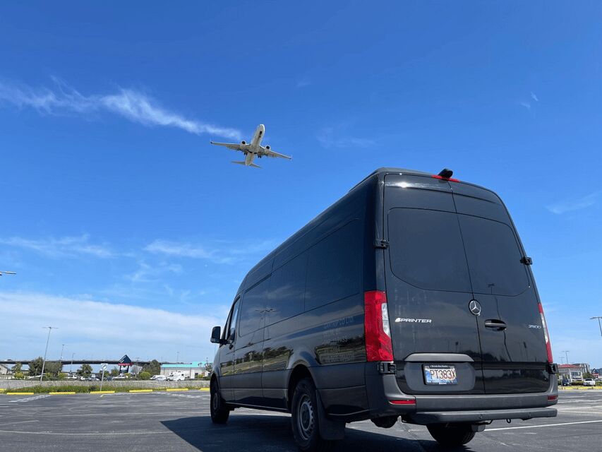 Vancouver: Private Shuttle - Suburban/Benz van - Vehicle Experience and Comfort