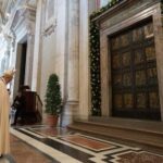 Vatican: Express Entry to St. Peter's & Holy Door. - What to Expect from the Tour