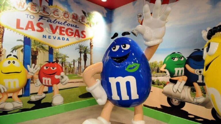 Vegas: Taste, Explore & Shop Chocolate Tour - The Stops in Detail