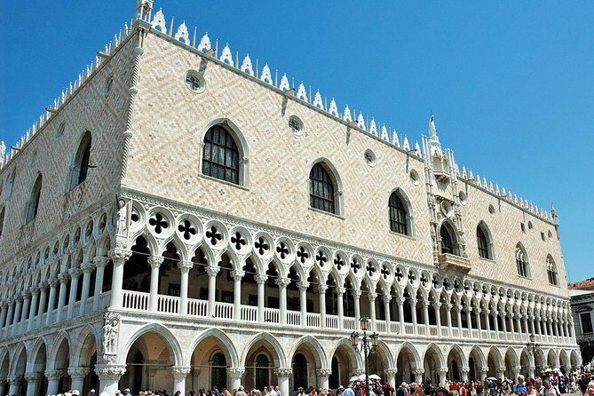 Venice Small Group Walking Tour of Most-Famous Sites &Attractions - Meeting Points and Accessibility