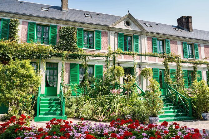 Versailles Palace and Giverny Monet House Guided Visit with Lunch - Transportation and Logistics