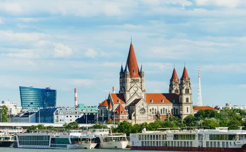 Vienna: EasyCityPass | City Card | Bus Metro Tram | Savings - Vienna’s Transportation Made Easy