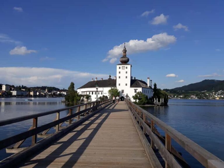 Vienna: Hallstatt and Salzburg Day Tour - Transportation & Comfort