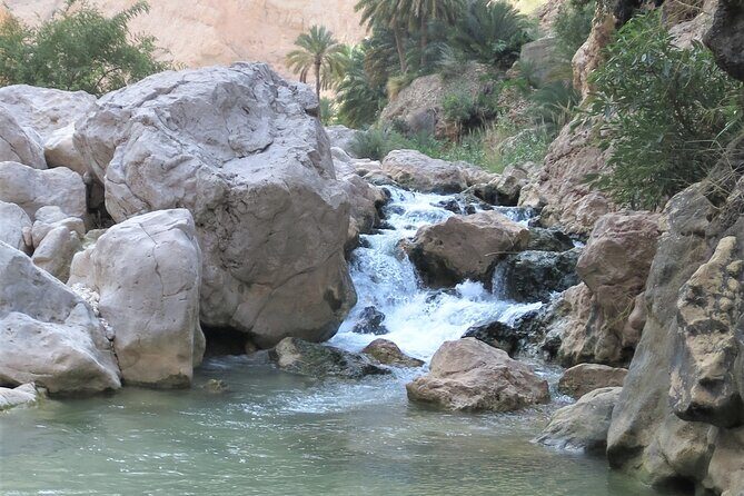 Wadi Shab and Bimmah Sinkhole Full Day Tour - Bimmah Sinkhole: A Natural Marvel