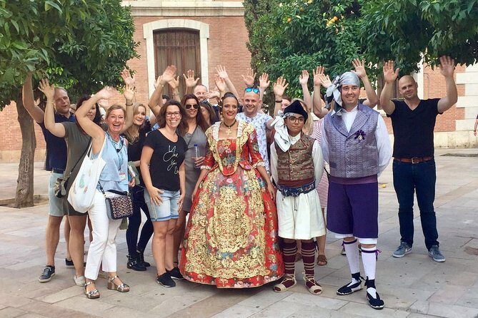 Walking tour through the old town with a Dutch-speaking city guide - Highlights of the Experience