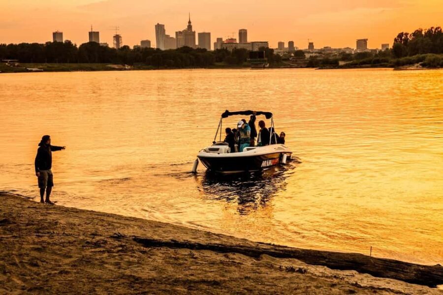 Warsaw: Cruise the Vistula w/ 80s Music, Retro Vibes & Views - An Authentic and Stylish Warsaw Experience