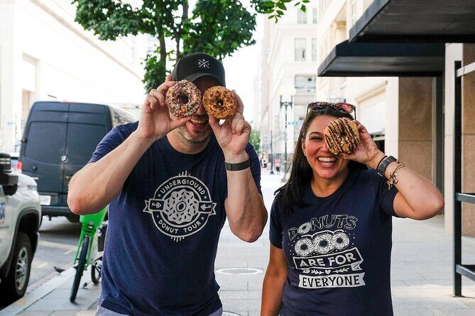 Washington DC Delicious Donut Adventure by Underground Donut Tour - Guides and Group Experience: Making it Memorable