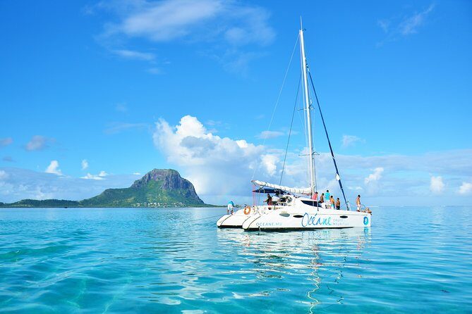 WEST Shared Cruise : OCÉANE Full Day Catamaran Ile aux Bénitiers - The Itinerary: What to Expect from Start to Finish