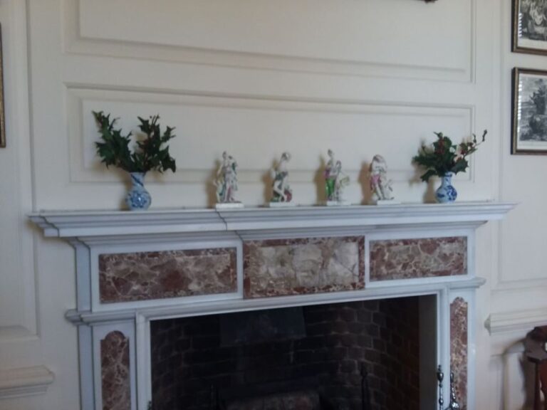 Williamsburg: Christmastime in Virginia Walking Tour - An In-Depth Look at the Williamsburg Christmas Walking Tour