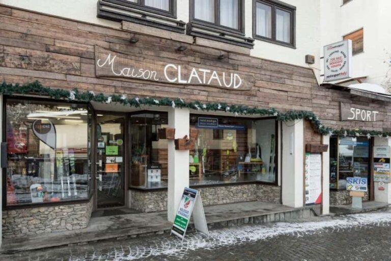 Winter Equipment Rental - Maison Clataud Sport Sauze 2 - Equipment Selection and Fit