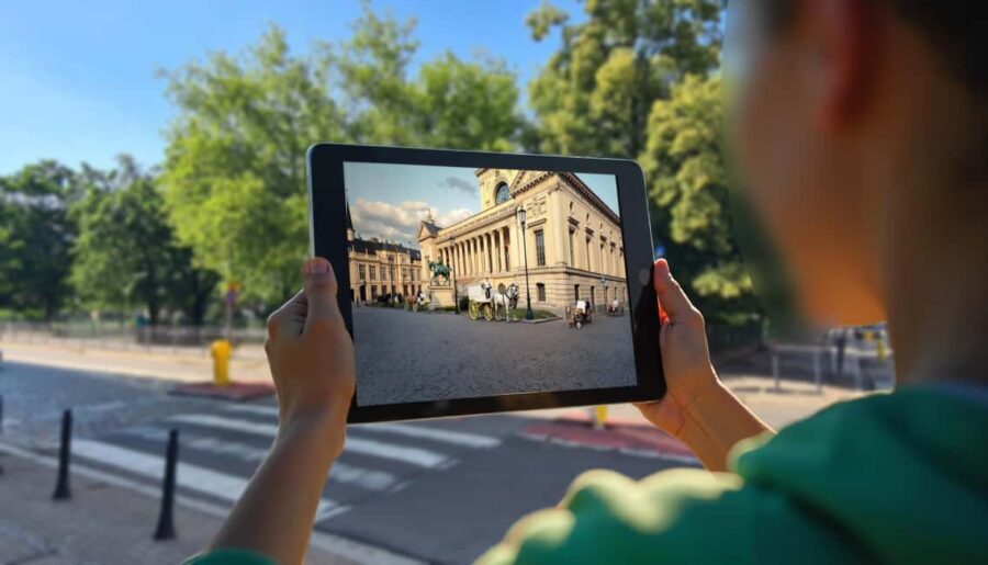 Wrocaw: Historical Tour with Tablets and Guide - The Technology and Its Impact