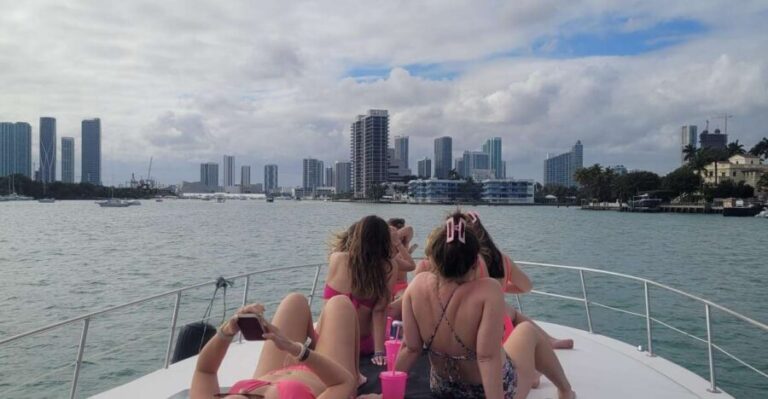 Yacht cruise Biscayne Bay, Miami Beach and Sand bar. 42Ft - What Makes This Tour Stand Out?