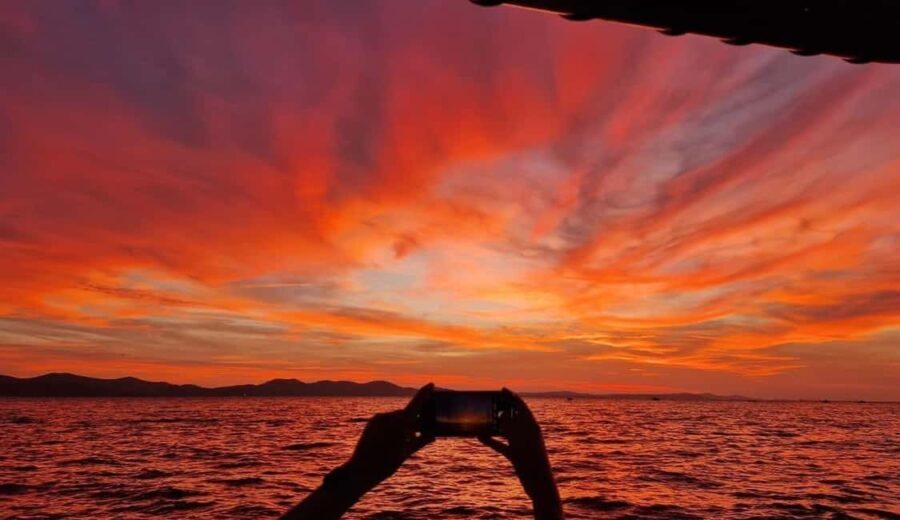 Zadar: Romantic, Luxury Sunset Boat Tour with Aperol Spritz - Who Should Consider This Tour?