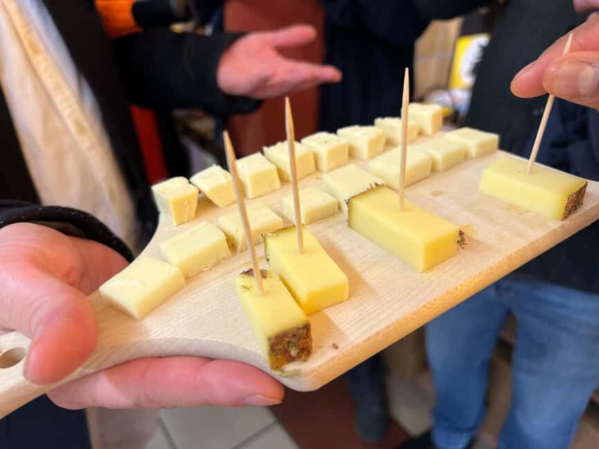Zurich: Food Tour with 8+ Tastings with Cheeses & Chocolates - The Guides & Atmosphere