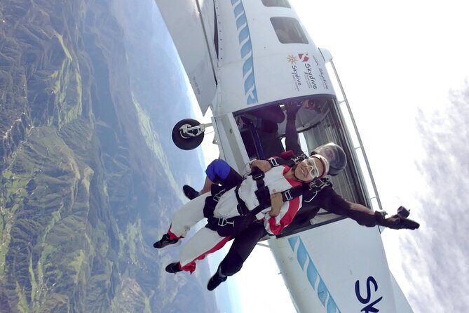 18,000ft Tandem Skydive over Abel Tasman - The Experience Providers & Safety