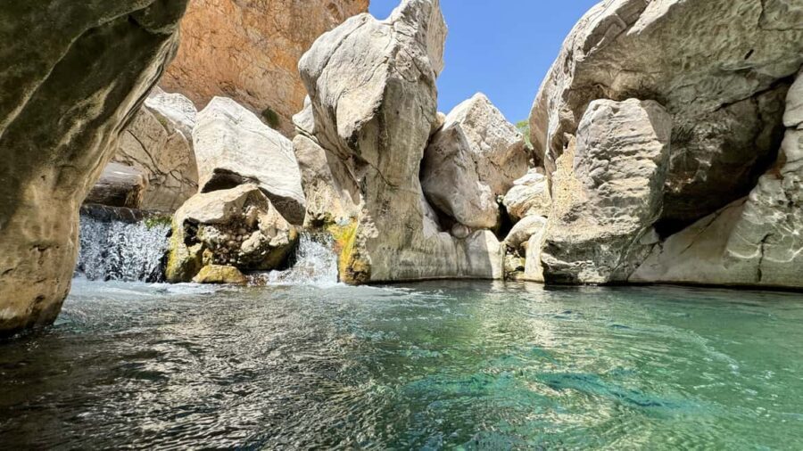 2-Day Oman Adventure: Wadi Shab, Turtles & Desert - Authentic Experiences and Practical Tips