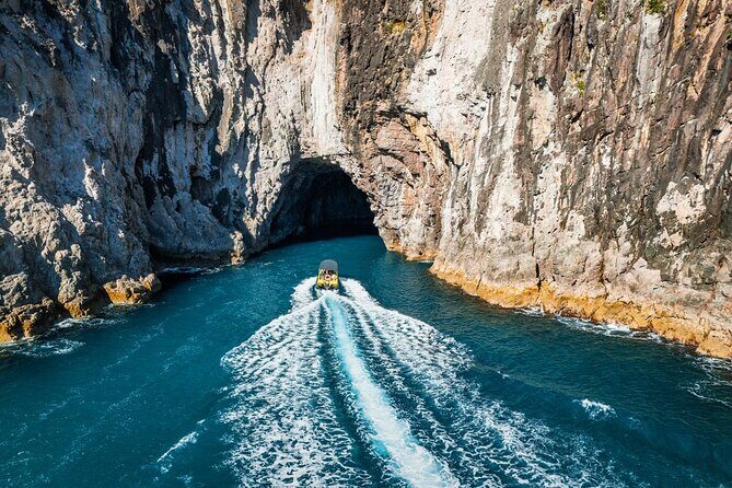 2 Hour Cathedral Cove and Volcanic Coast Cruise with Shade Canopy - Why This Coastal Cruise Stands Out