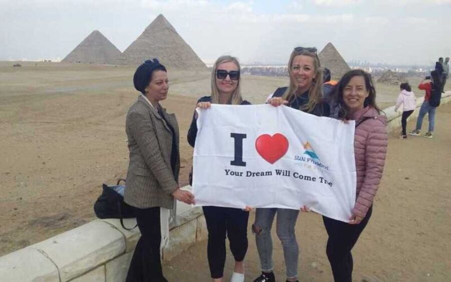 3 Days Tour Package Covering Cairo and Alexandria - Day 1: Pyramids, Egyptian Museum & Old Cairo