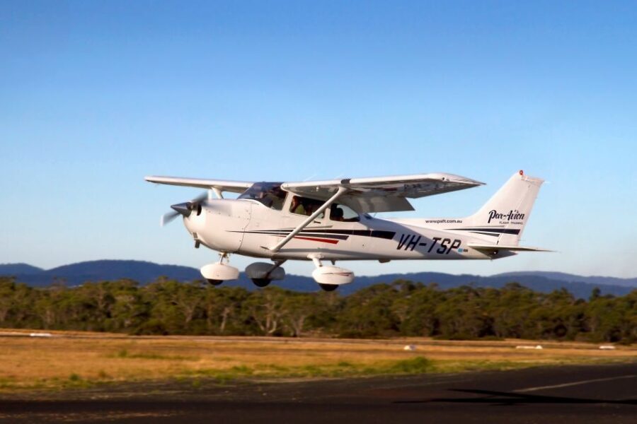 30 Minute Scenic Hobart Plane Flight - The Experience in Detail