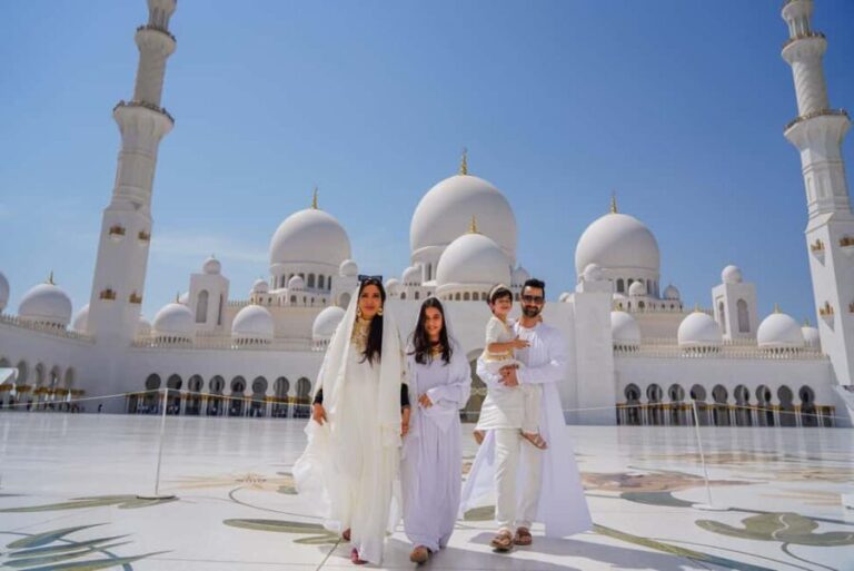 Abu Dhabi: Guided Walking Tour at Sheikh Zayed Grand Mosque - A Detailed Look at the Guided Tour Experience