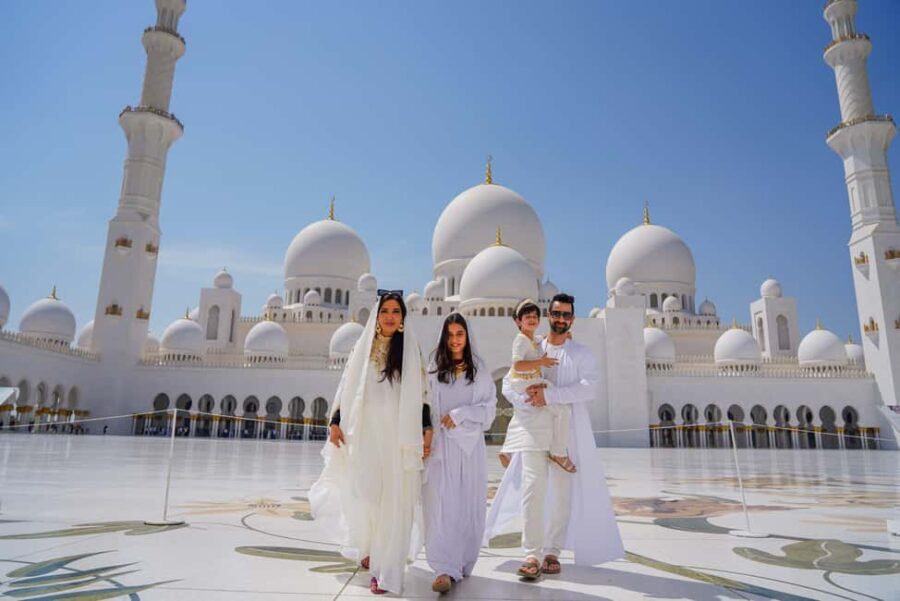 Abu Dhabi: Guided Walking Tour at Sheikh Zayed Grand Mosque - A Detailed Look at the Guided Tour Experience
