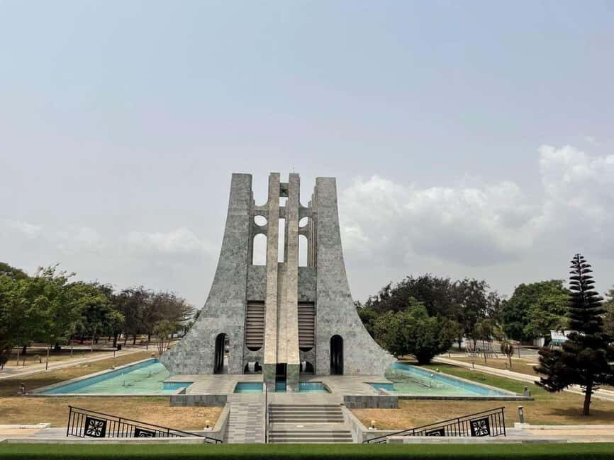 Accra: 2-Day Guided Tour from Accra to Kumasi and Cape Coast - Cape Coast: A Haunting Reminder of the Past