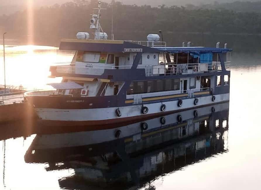 Accra: Dodi Island Cruise and Lunch - The Cruise Experience