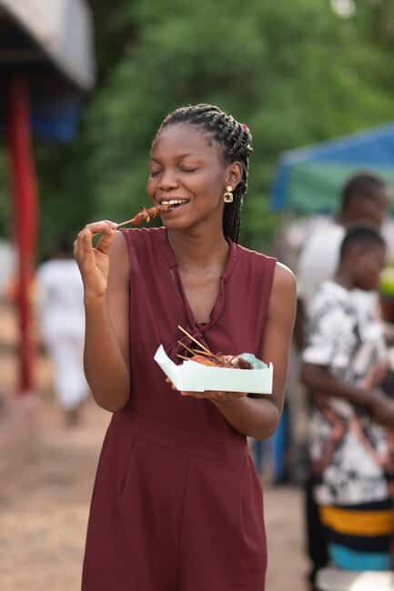 Accra: Nighttime Food Tour with Local Guide - What the Tour Looks Like